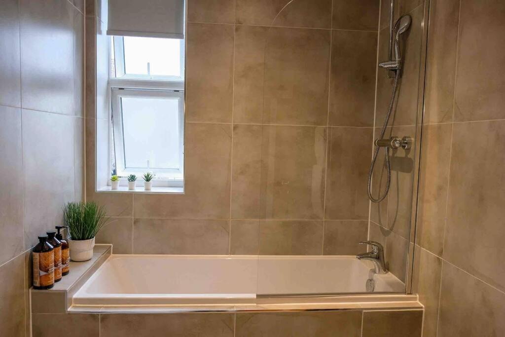 Garden Of Eden 1 Bedroom Flat In Fishponds Bristol Ngoại thất bức ảnh