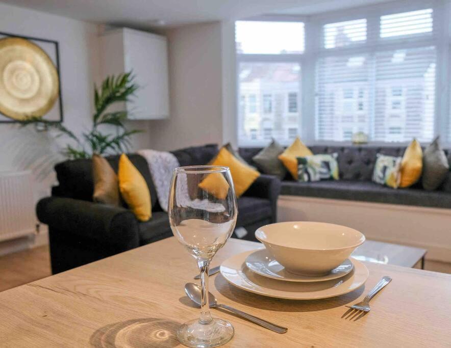 Garden Of Eden 1 Bedroom Flat In Fishponds Bristol Ngoại thất bức ảnh